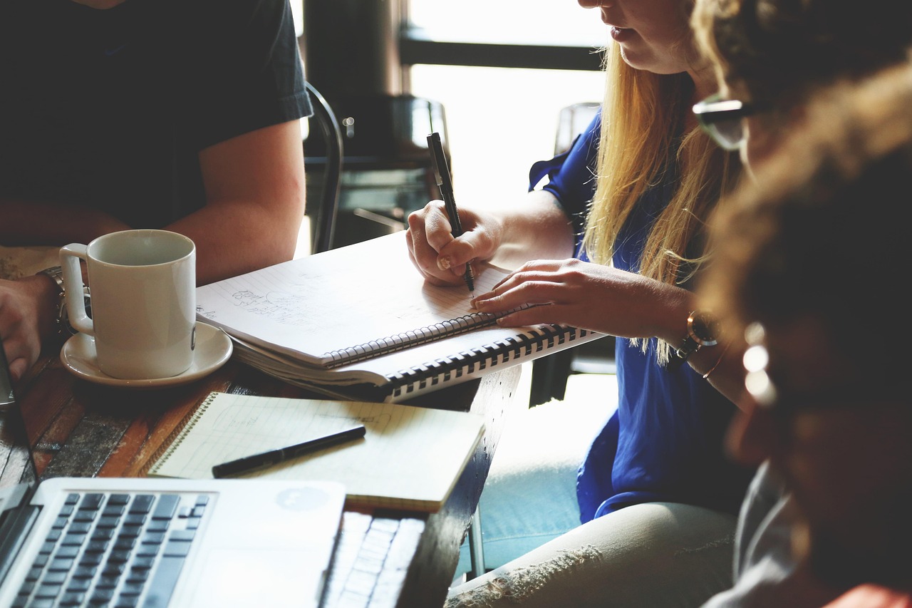 découvrez le rôle, la composition et les missions d’un comité d’entreprise. informez-vous sur son importance dans la représentation des salariés et l'organisation de la vie en entreprise.