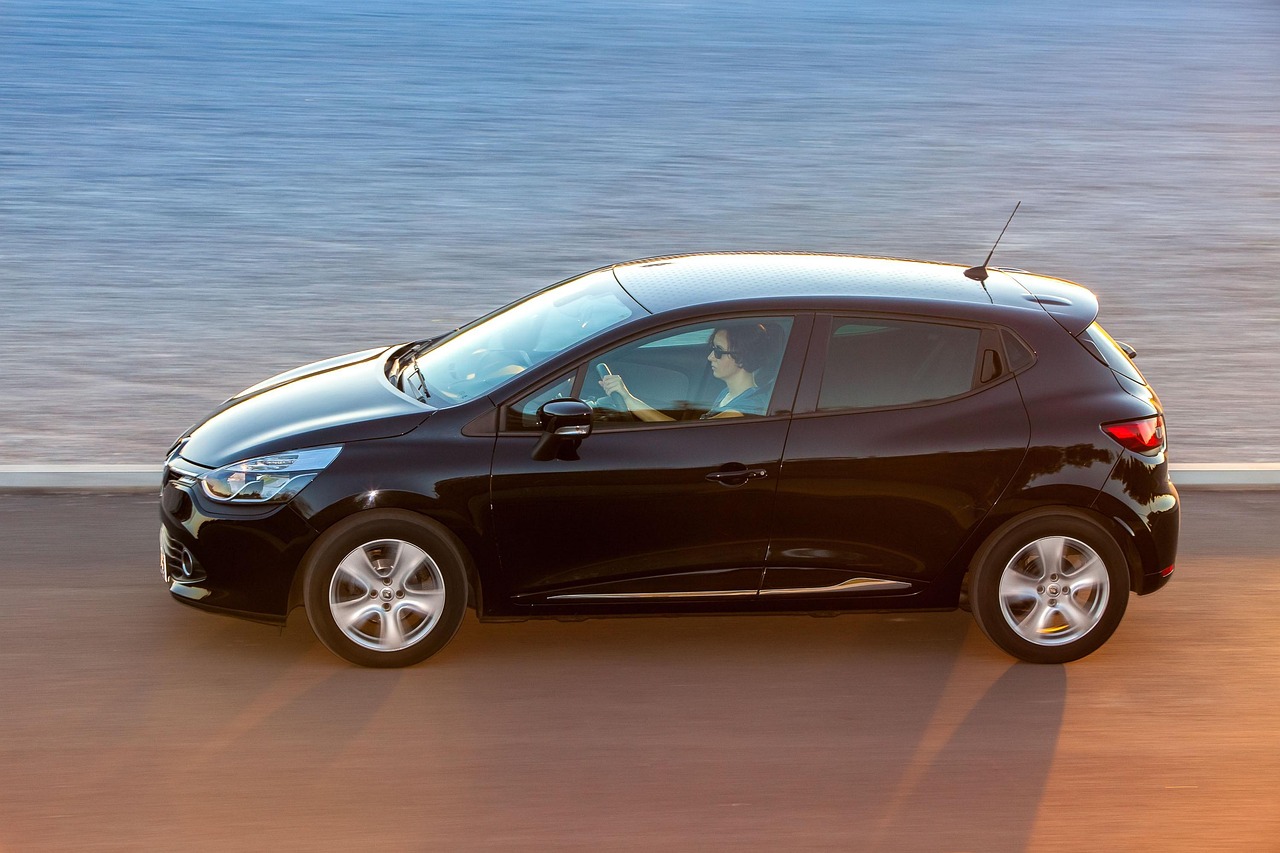 découvrez l'univers renault : actualités, modèles, innovations et services. explorez les véhicules renault, profitez des offres et trouvez votre concessionnaire près de chez vous.
